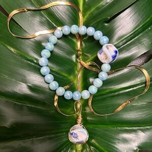 GORGEOUS vintage glass beaded bracelet & gold stainless necklace set